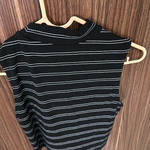 Black Ribbed Strechy Top