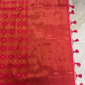 Beautiful Banarsi Saree With Blouse!