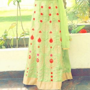 NEW Designer EMBROIDED Roses Lehnga