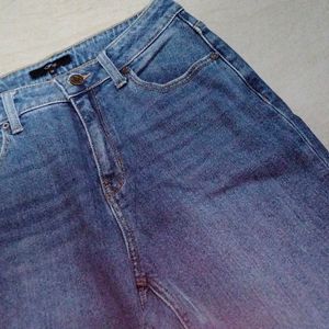 Straight Fit Women Jean👖