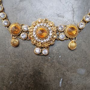 necklace with maang teeka