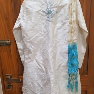 Embroidered Kurta With Shawl (Men's)