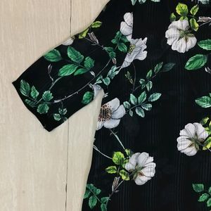 H&M Black & Green Floral Print Top