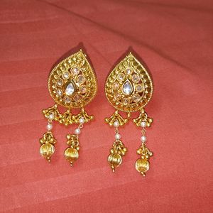 Ad Stones Earings