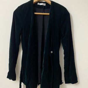 Valvet Jacket With Belt