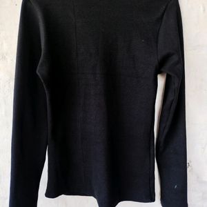 BLACK SQUARE NECK FULL SLEEVES TOP