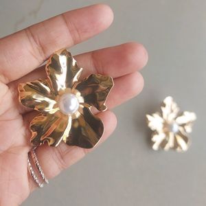 Trendy Flower Studs With Pearl Detailing