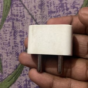 APPLE (ORIGINAL) CHARGER