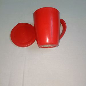 Two Mugs With Lid