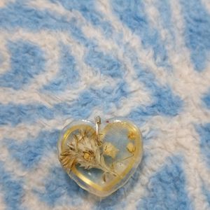 Set Of 4 Resin Flower Preserved Pendent