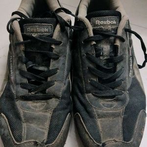 Used Reebok shoes 10 Size