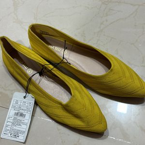 Yellow Sandals (eur 40)