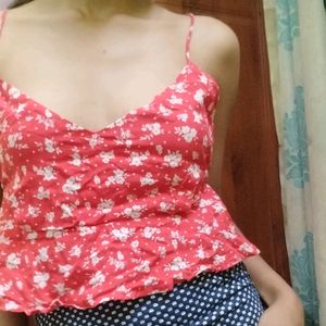 F21 FLORAL PRINTED CRISS CROSS BACK STAPPY TOP