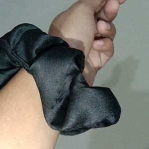 Hair Scrunchie (Black)