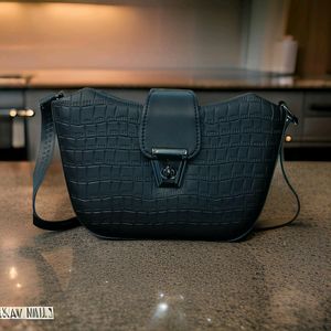 NEW stylish Trendy Slingbag Black