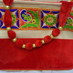 🔥🔥🆕️Beautiful Ladies Red Purse (Large Size)