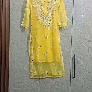 Lucknowi Chickenkari Kurta With Inner