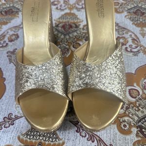 Beautiful Golden Glitter Party Wear Wedges