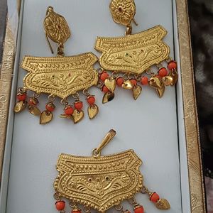 Golden Pendal Set