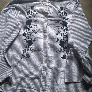 This Is Catual Shirt For Womens