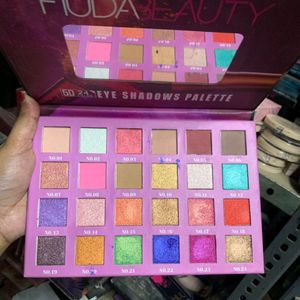 Huda Beauty Eyeshadow Pallet