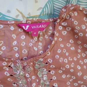 Varanga Peach Coloured White Bandhani Kurta