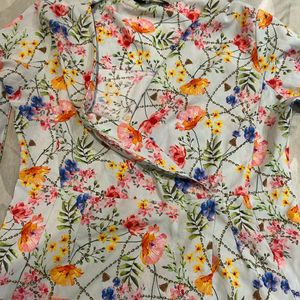 Outryt Floral Top