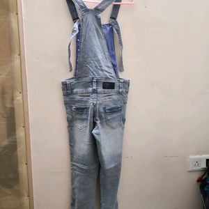 Dungaree Jeans / Fit Upto Waist 28