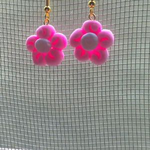 Pink Flower 🌺 Earrings