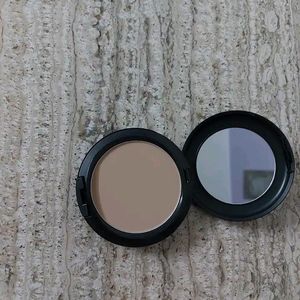 M.A.C Compact Powder