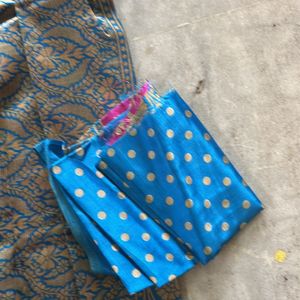 Blue Saree With Blouse Piece