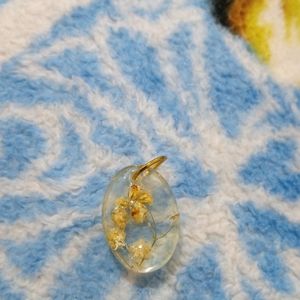 Set Of 4 Resin Flower Preserved Pendent