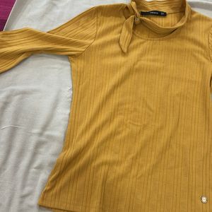 Mustard top