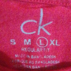 Calvin Klein T-shirt