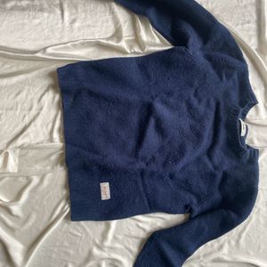 Blue Pullover