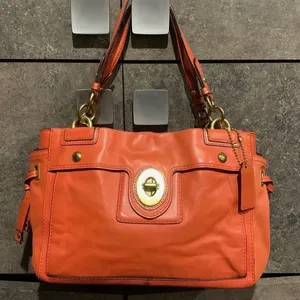 Coach Leather Shoulder bag