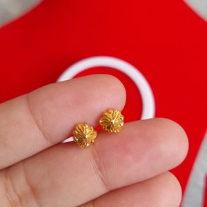 Beautiful New Flower Desine Studs