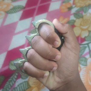 Punch Brass Knuckles Self Defence