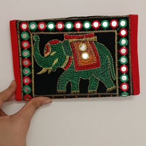 Elephant Embroidery Wallet 😍