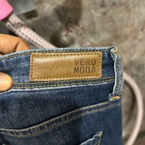 Vero Moda Slim Destroyed Denims 26