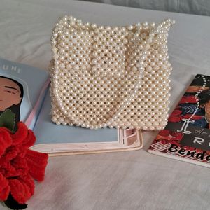 🔥Price Drop🔥Pearl Clutch🔥