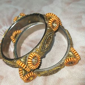 BANGLES