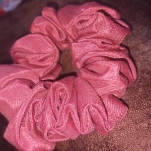 Fashionable Women Hair Scrunchies