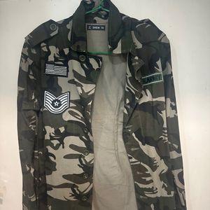 Beautiful Military Print Jacket 🧥