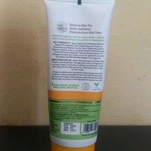 Mamaearth Ubtan Face Scrub with Turmeric & Walnut