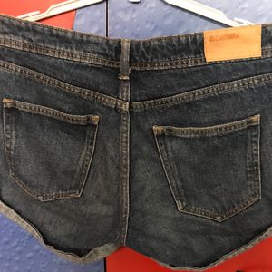 H&M denim blue shorts