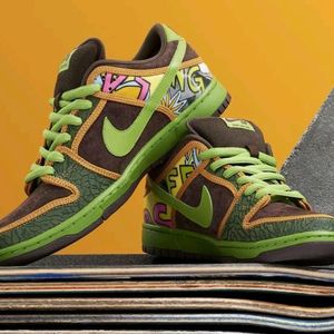 NIKE SB DUNK LOW DE LA SOUL