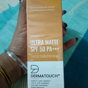 Dermatouch Ultra Matte Spf 50 PA+++