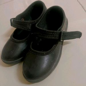 Black Shoes For Girls