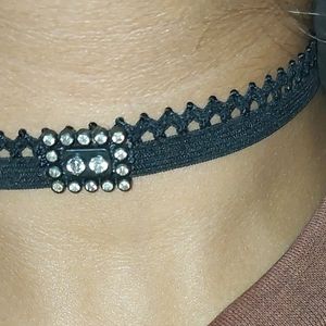 Neck choker